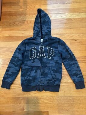 GAP Boys Navy Camo Zip Hoodie kids 8/M